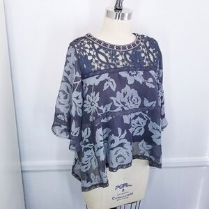Esley |‎ Floral Flare Top + Lace, Gray Small